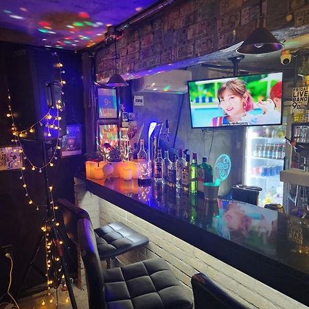 Inno Guesthouse & Bar Hongdae Seoul Exterior photo