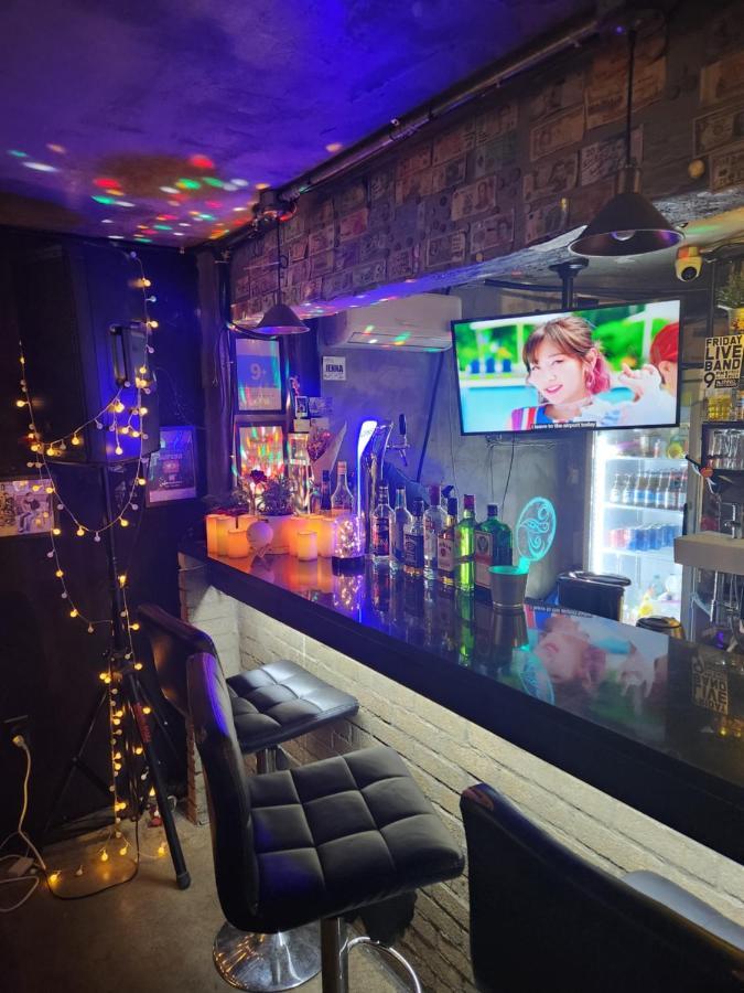 Inno Guesthouse & Bar Hongdae Seoul Exterior photo