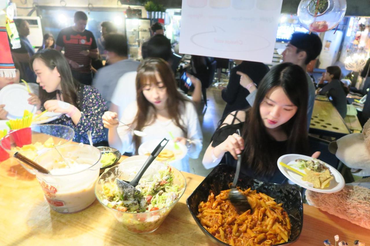Inno Guesthouse & Bar Hongdae Seoul Exterior photo