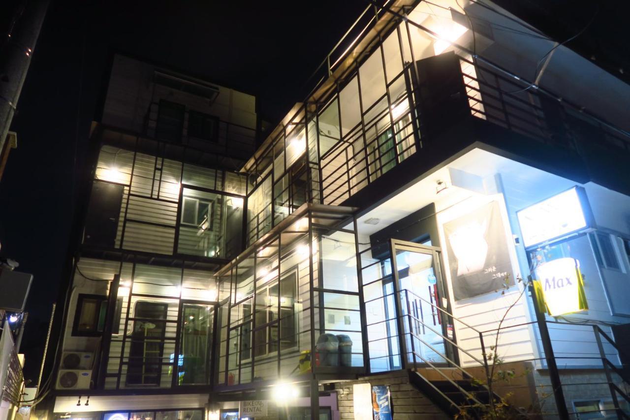 Inno Guesthouse & Bar Hongdae Seoul Exterior photo
